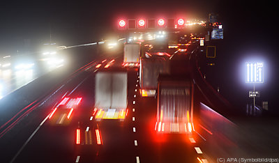 Tagfahrlicht allein ist bei Nebel nicht ausreichend 