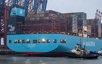 Methanol-Schiff "Ane Maersk" legt erstmals in Hamburg an 