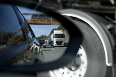 Gütertransport von Lkws auf niedrigstem Stand seit 2015 