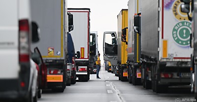 Daimler Truck und Toyota fusionieren Lkw-Töchter 